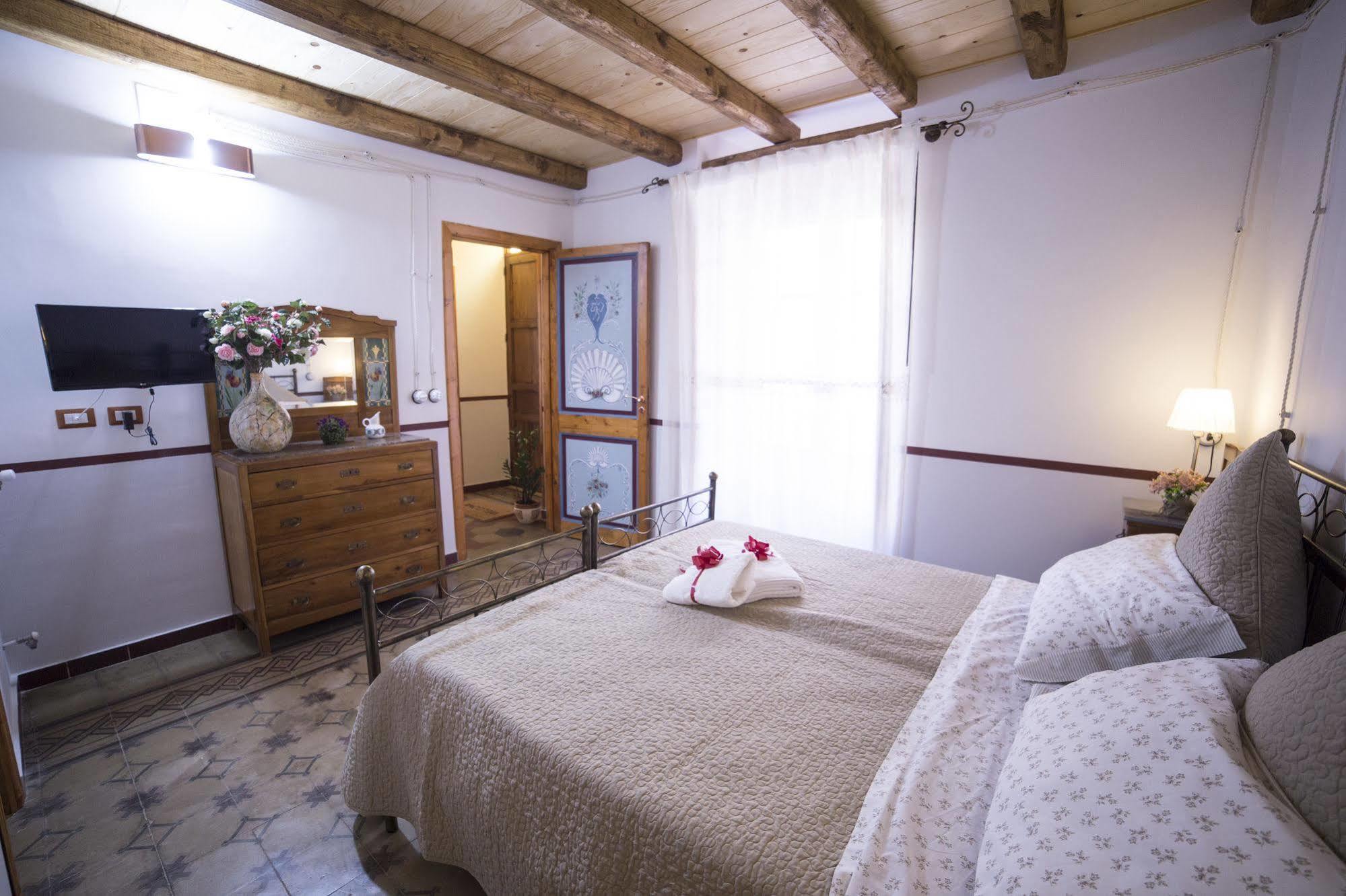 Villa Teresa Santa Teresa Di Riva Exterior foto