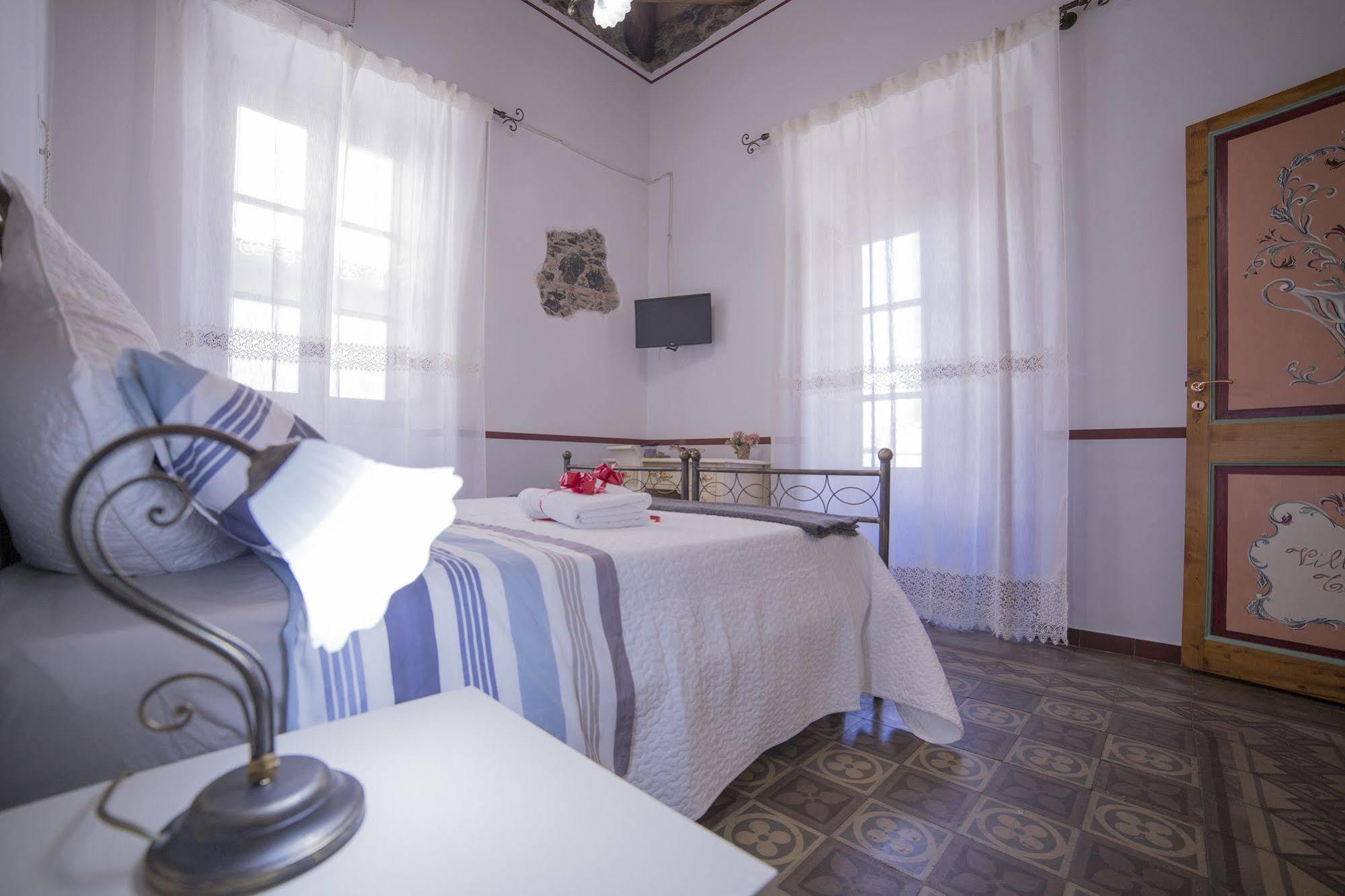 Villa Teresa Santa Teresa Di Riva Exterior foto